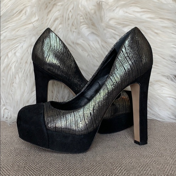 Vince Camuto “Jorgie” Heels - Picture 2 of 15
